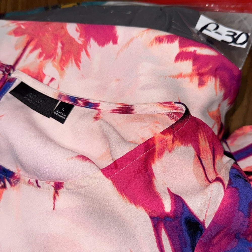 APT 9 Bibrant colors blouse - Picture 6 of 6